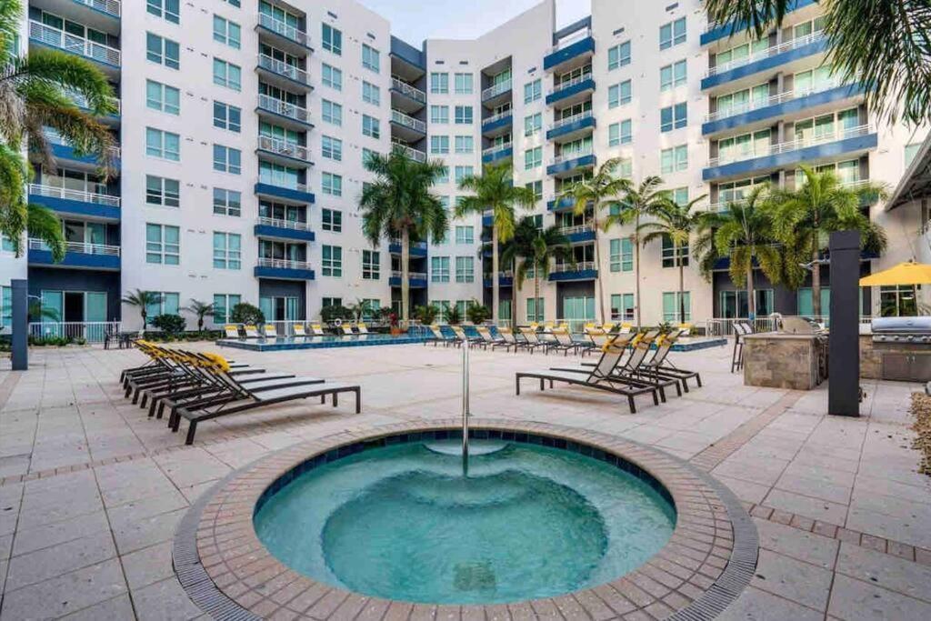 Luxury Apt 3 Mins To Dt Tampa -Pool-Gym-Balcony Ngoại thất bức ảnh